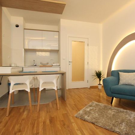 Riviera New Belgrade Apartment, Parking 5 Eur Per Day ภายนอก รูปภาพ