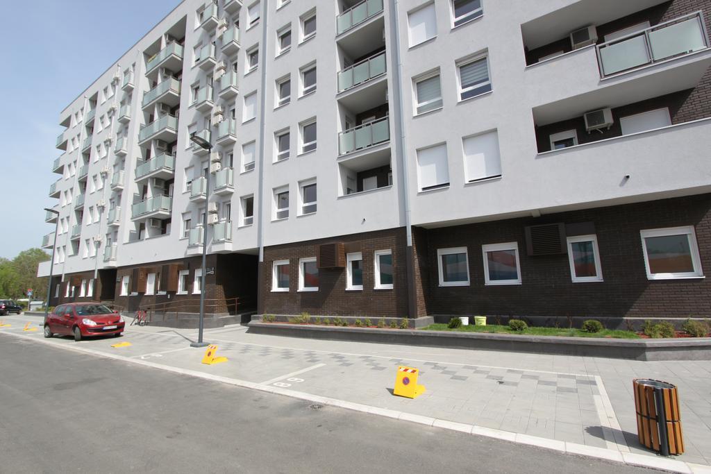 Riviera New Belgrade Apartment, Parking 5 Eur Per Day ภายนอก รูปภาพ